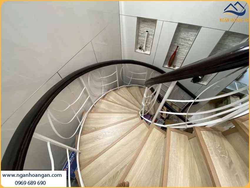 Thi Công Tấm PVC Trắng Trơn Kosmos Không Bám Bụi, Dễ Lau Chùi Thi Công Tấm PVC Trắng Trơn Kosmos Không Bám Bụi, Dễ Lau Chùi